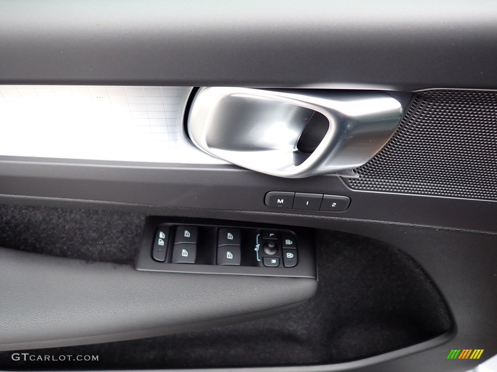 2021 XC40 T5 Momentum AWD - Glacier Silver Metallic / Charcoal photo #10