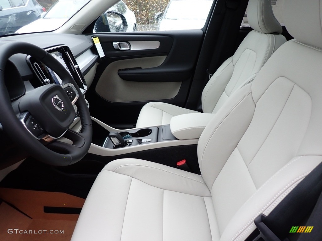 2021 Volvo XC40 T5 Momentum AWD Front Seat Photo #140032948