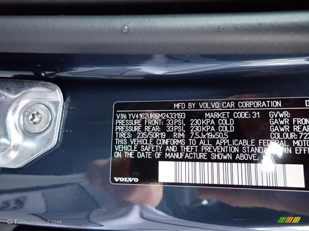 2021 XC40 T5 Momentum AWD - Denim Blue Metallic / Blond/Charcoal photo #12
