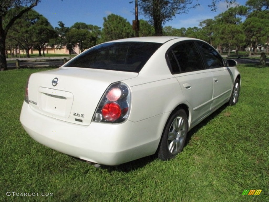 2006 Altima 2.5 S - Satin White Pearl / Blond photo #9