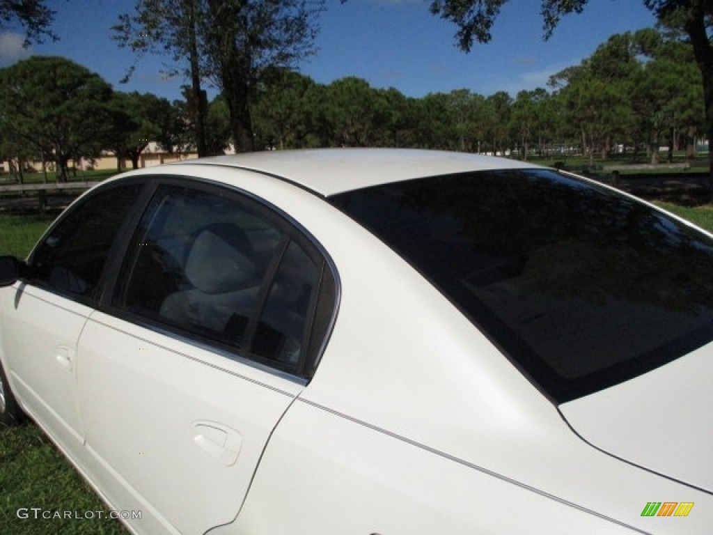 2006 Altima 2.5 S - Satin White Pearl / Blond photo #36