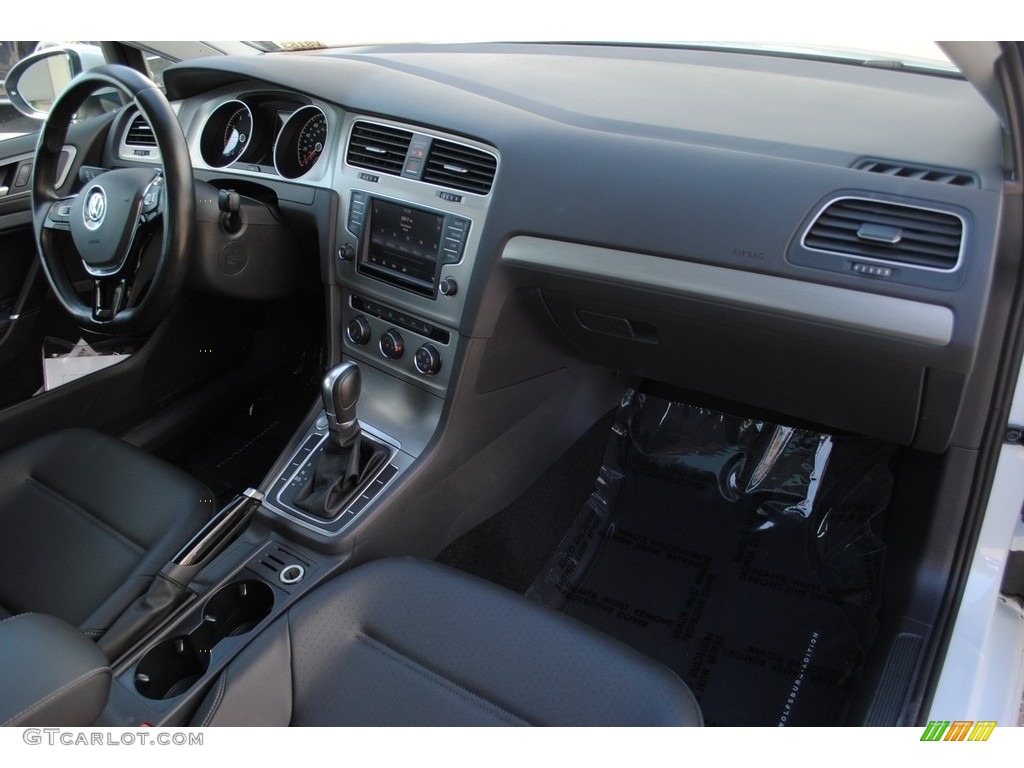 2017 Volkswagen Golf 4 Door 1.8T SE Dashboard Photos