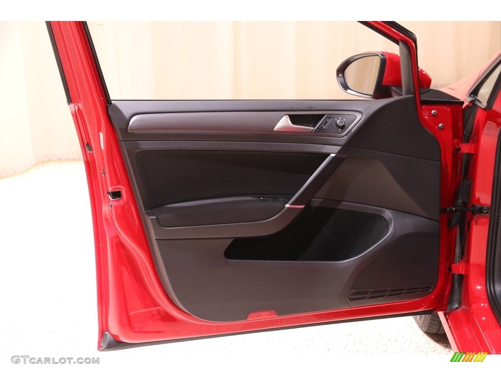 2018 Golf S - Tornado Red / Titan Black photo #4