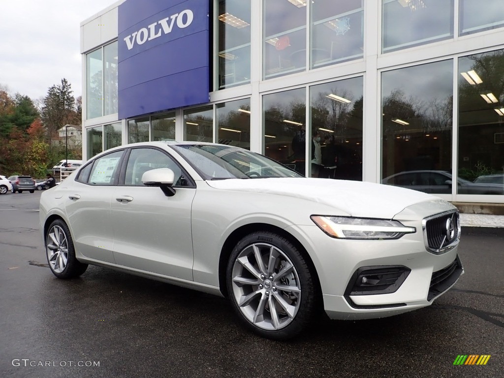 2021 Volvo S60 T6 AWD Momentum Exterior Photos