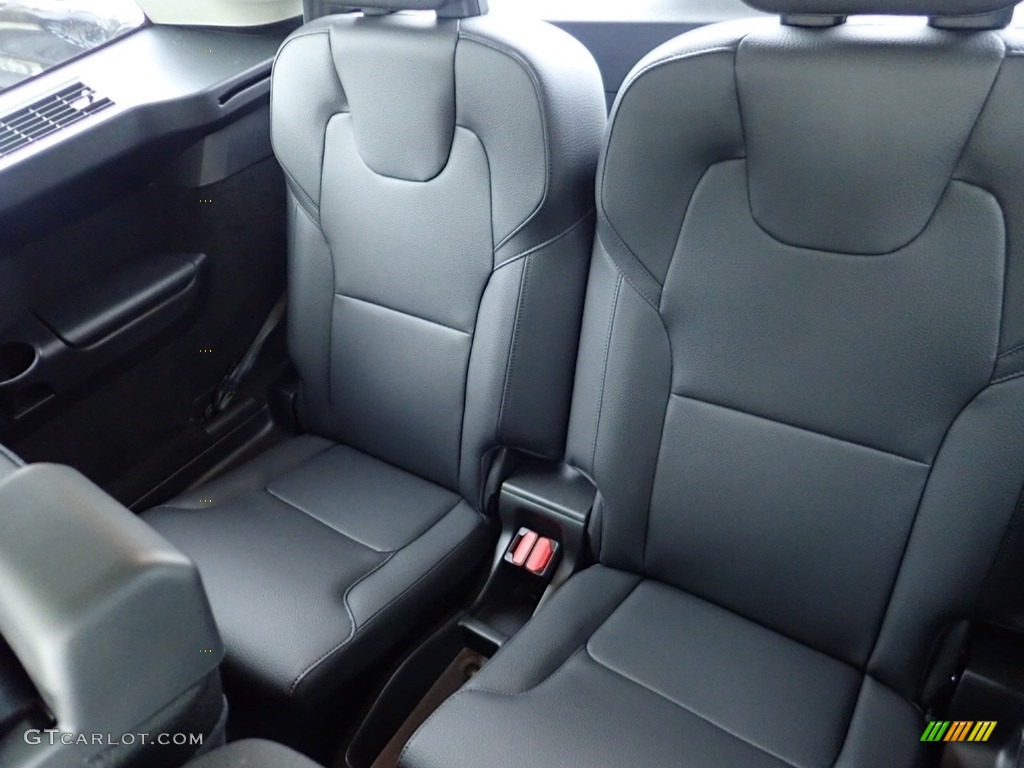 2021 Volvo XC90 T6 AWD Momentum Rear Seat Photo #140045938