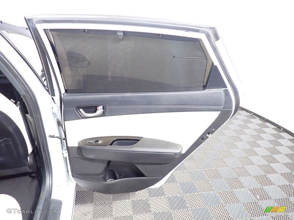 2018 Kia Optima SX Beige Door Panel Photo #140048410