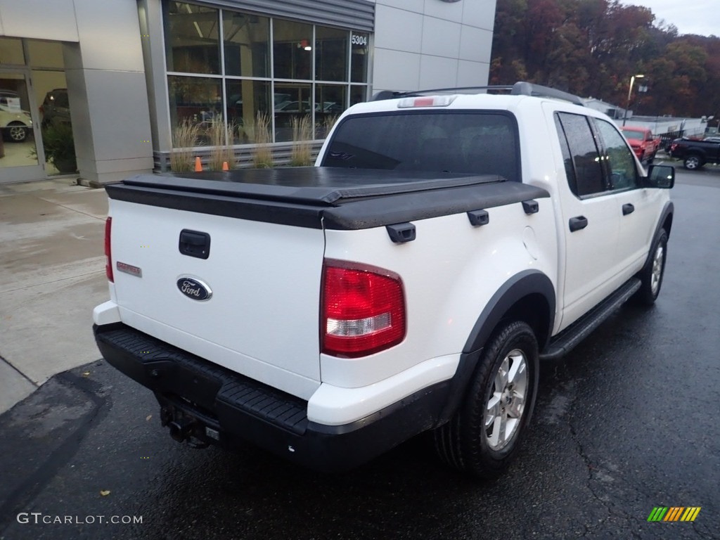2007 Explorer Sport Trac XLT - Oxford White / Light Stone photo #2