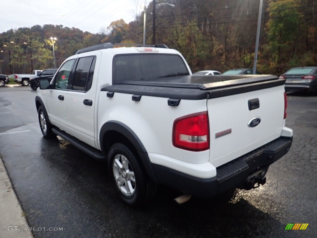 2007 Explorer Sport Trac XLT - Oxford White / Light Stone photo #4