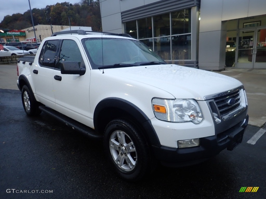 2007 Explorer Sport Trac XLT - Oxford White / Light Stone photo #8