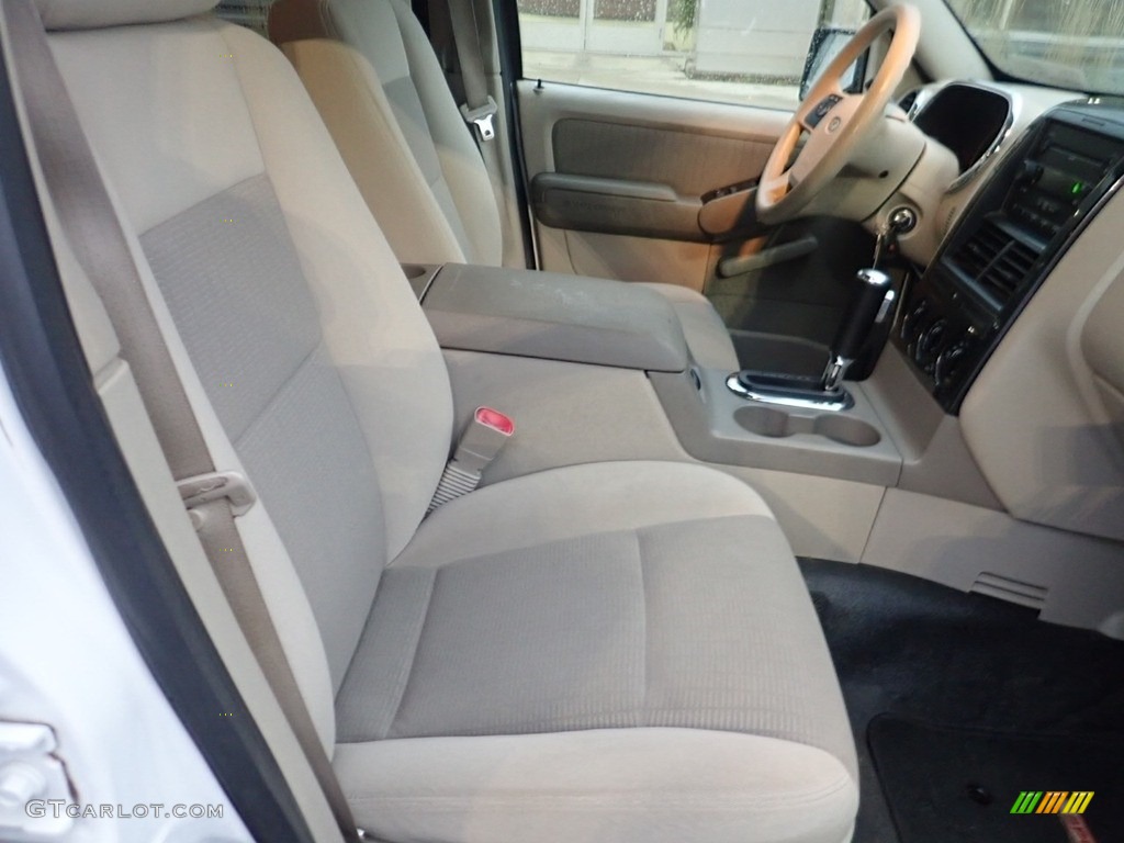 2007 Explorer Sport Trac XLT - Oxford White / Light Stone photo #10
