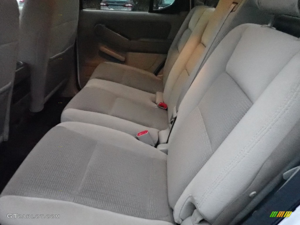2007 Explorer Sport Trac XLT - Oxford White / Light Stone photo #16