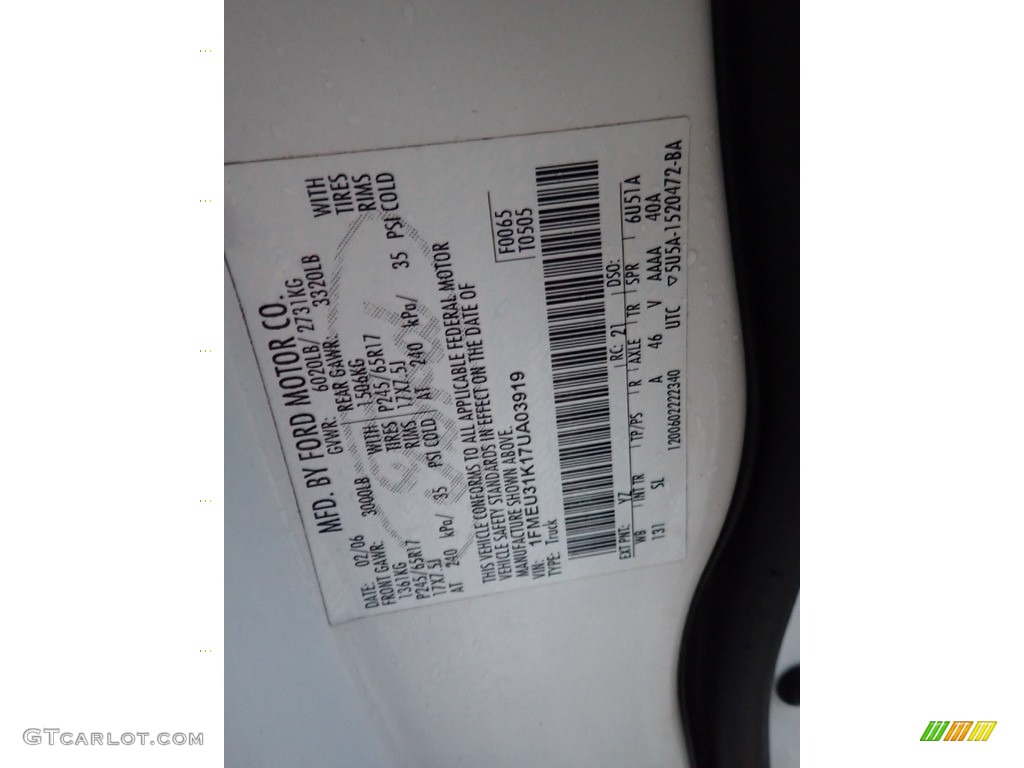 2007 Explorer Sport Trac XLT - Oxford White / Light Stone photo #24