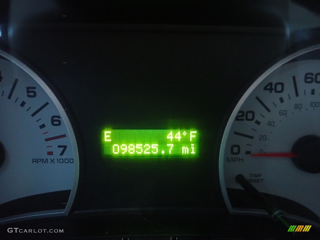 2007 Explorer Sport Trac XLT - Oxford White / Light Stone photo #25