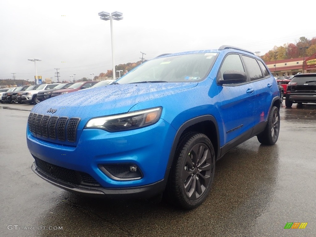 Hydro Blue Pearl Jeep Cherokee