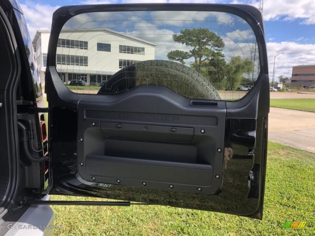 2020 Land Rover Defender 110 HSE Trunk Photos