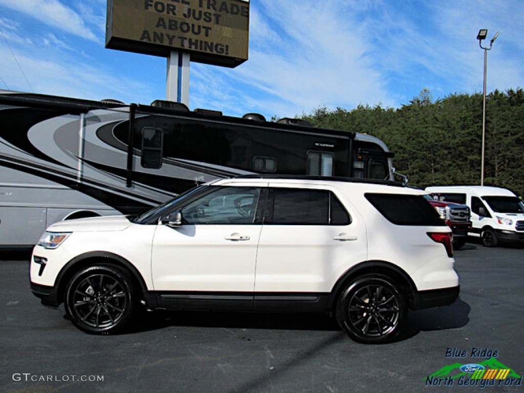 2018 Explorer XLT - Oxford White / Ebony Black photo #2