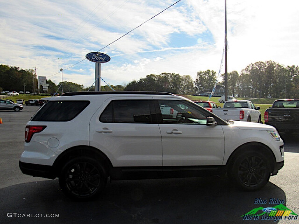 2018 Explorer XLT - Oxford White / Ebony Black photo #6