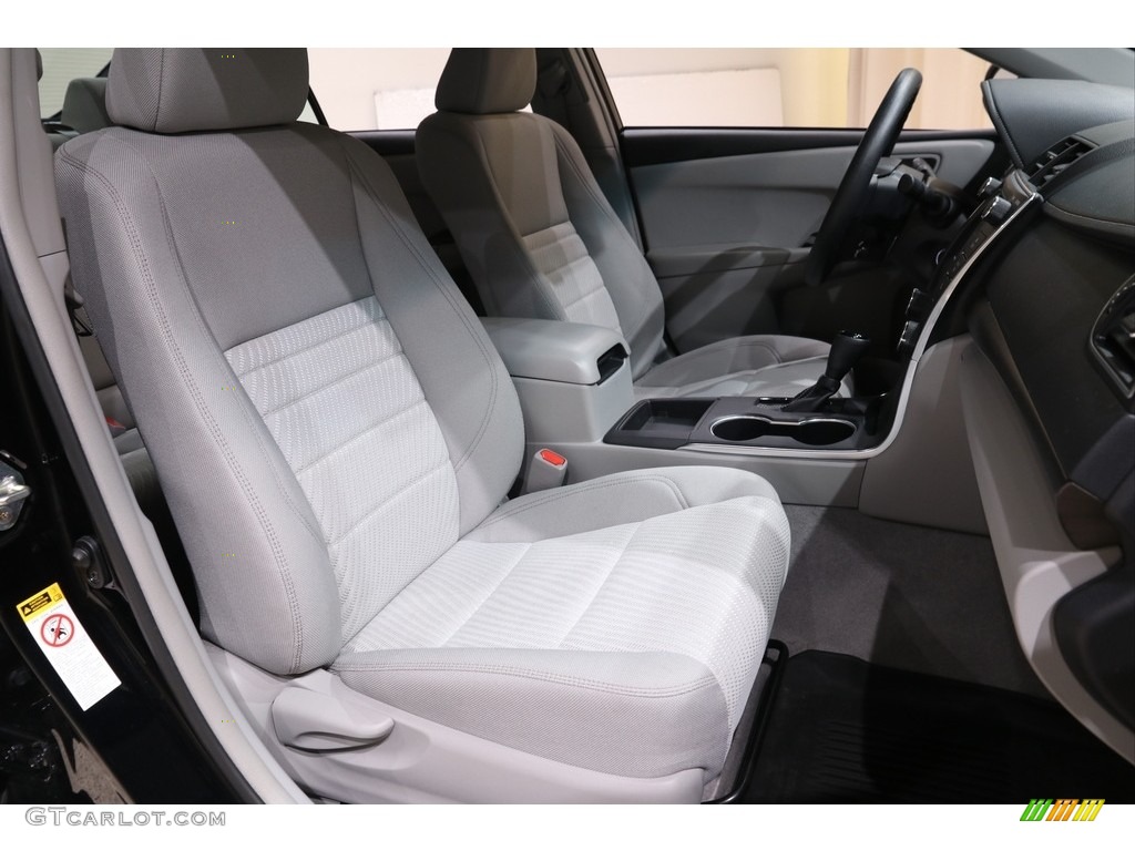 2017 Camry LE - Midnight Black Metallic / Ash photo #13