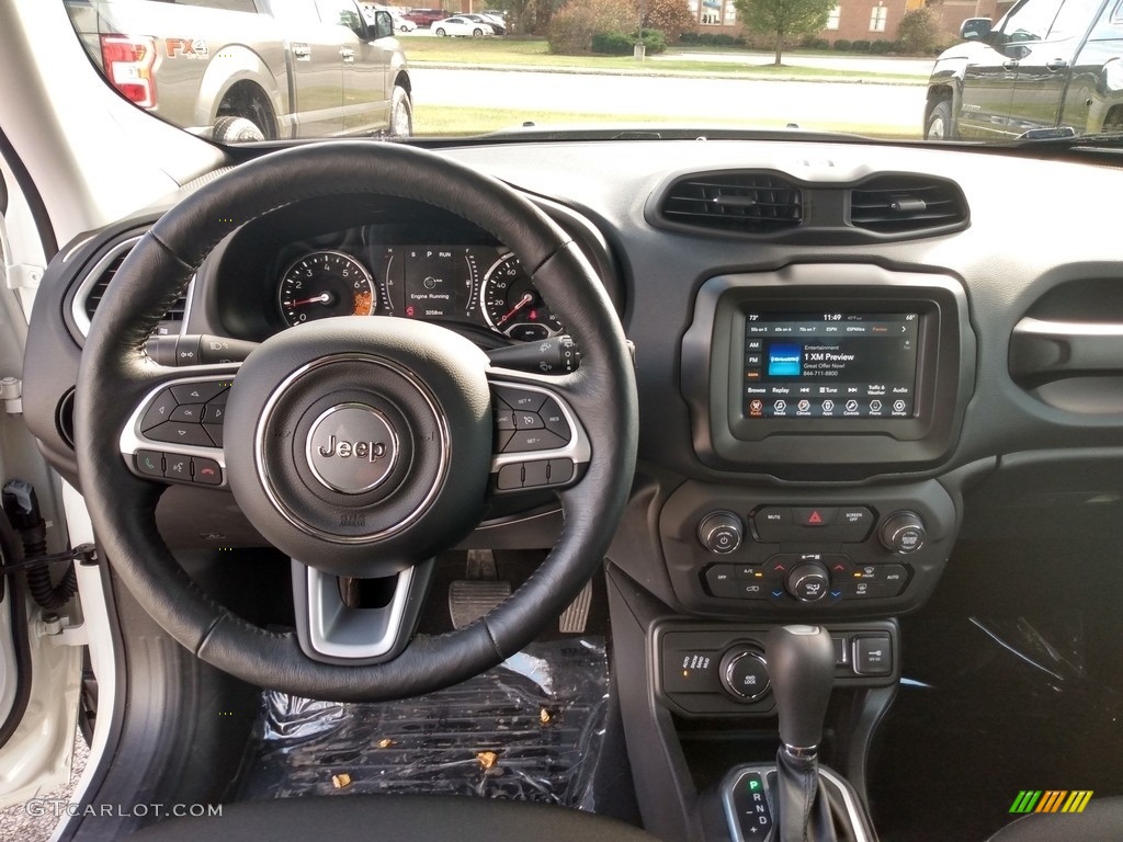 2018 Renegade Latitude 4x4 - Alpine White / Black photo #3