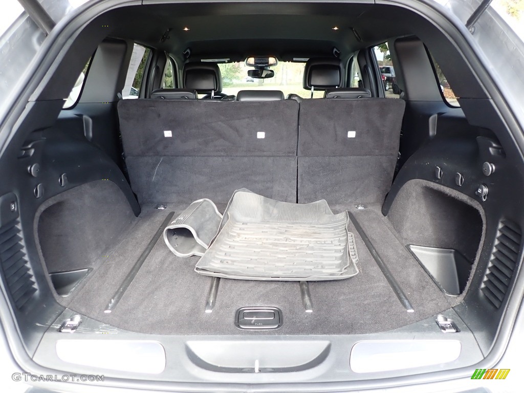 2017 Jeep Grand Cherokee Limited 4x4 Trunk Photos