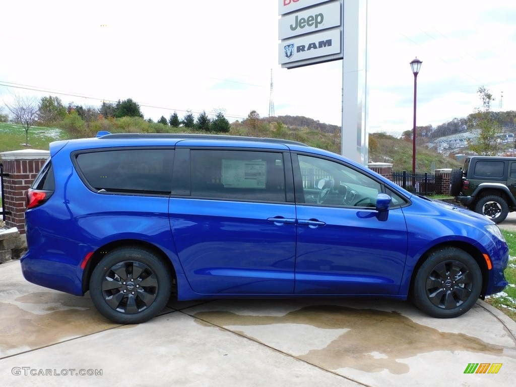 2020 Pacifica Hybrid Touring L - Ocean Blue Metallic / Black photo #4