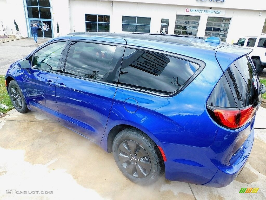 2020 Pacifica Hybrid Touring L - Ocean Blue Metallic / Black photo #8