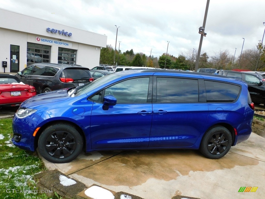 2020 Pacifica Hybrid Touring L - Ocean Blue Metallic / Black photo #9