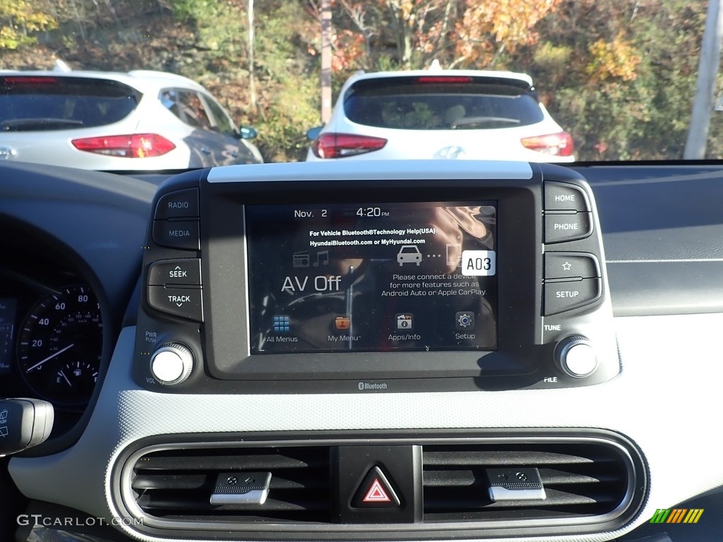 2021 Hyundai Kona SE AWD Controls Photos