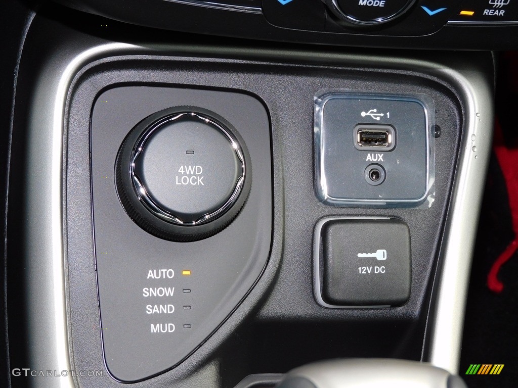 2021 Jeep Compass 80th Special Edition 4x4 Controls Photo #140080956