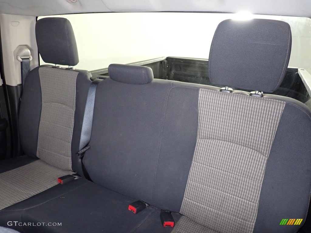 2011 Ram 1500 ST Quad Cab 4x4 - Hunter Green Pearl / Dark Slate Gray/Medium Graystone photo #28