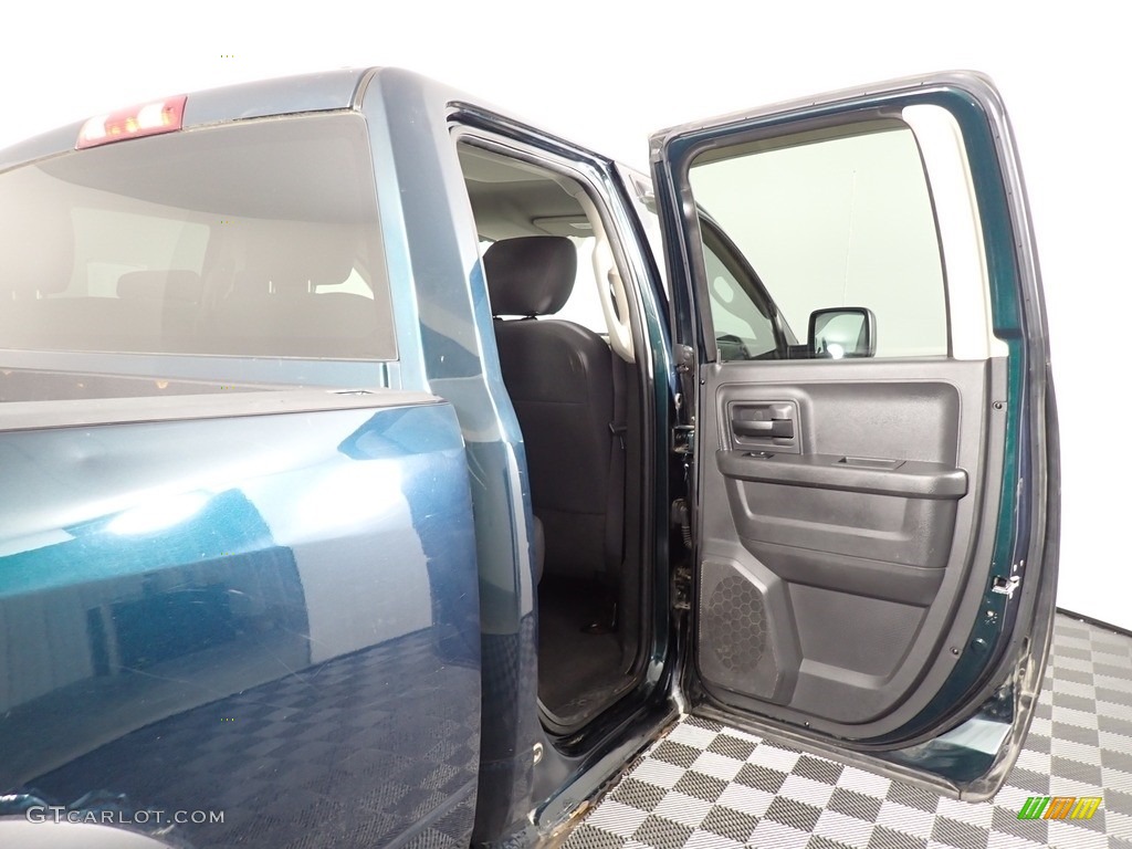 2011 Ram 1500 ST Quad Cab 4x4 - Hunter Green Pearl / Dark Slate Gray/Medium Graystone photo #33