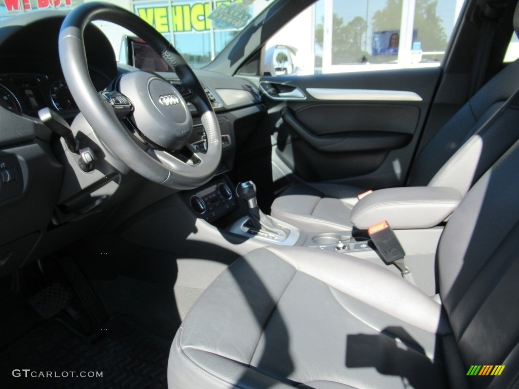 2018 Q3 2.0 TFSI Premium - Cortina White / Black photo #9