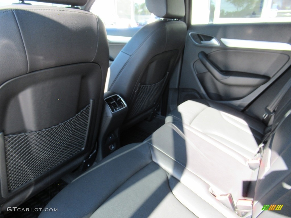 2018 Q3 2.0 TFSI Premium - Cortina White / Black photo #10