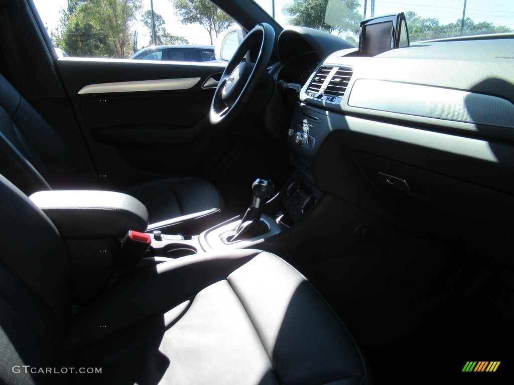 2018 Q3 2.0 TFSI Premium - Cortina White / Black photo #11