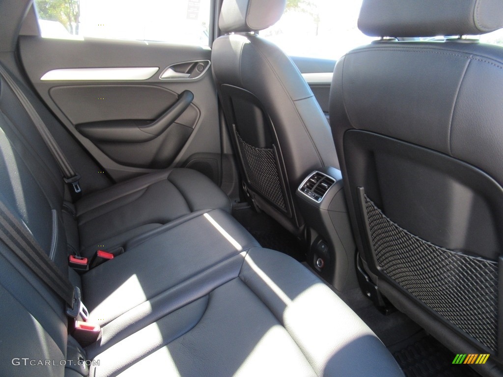 2018 Q3 2.0 TFSI Premium - Cortina White / Black photo #12