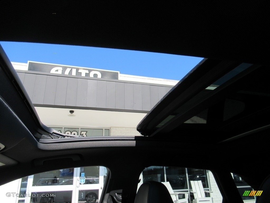 2018 Q3 2.0 TFSI Premium - Cortina White / Black photo #13