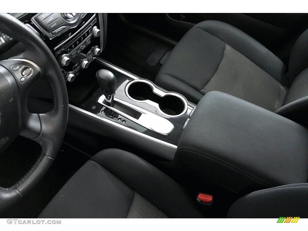 2017 Pathfinder SV - Pearl White / Charcoal photo #15