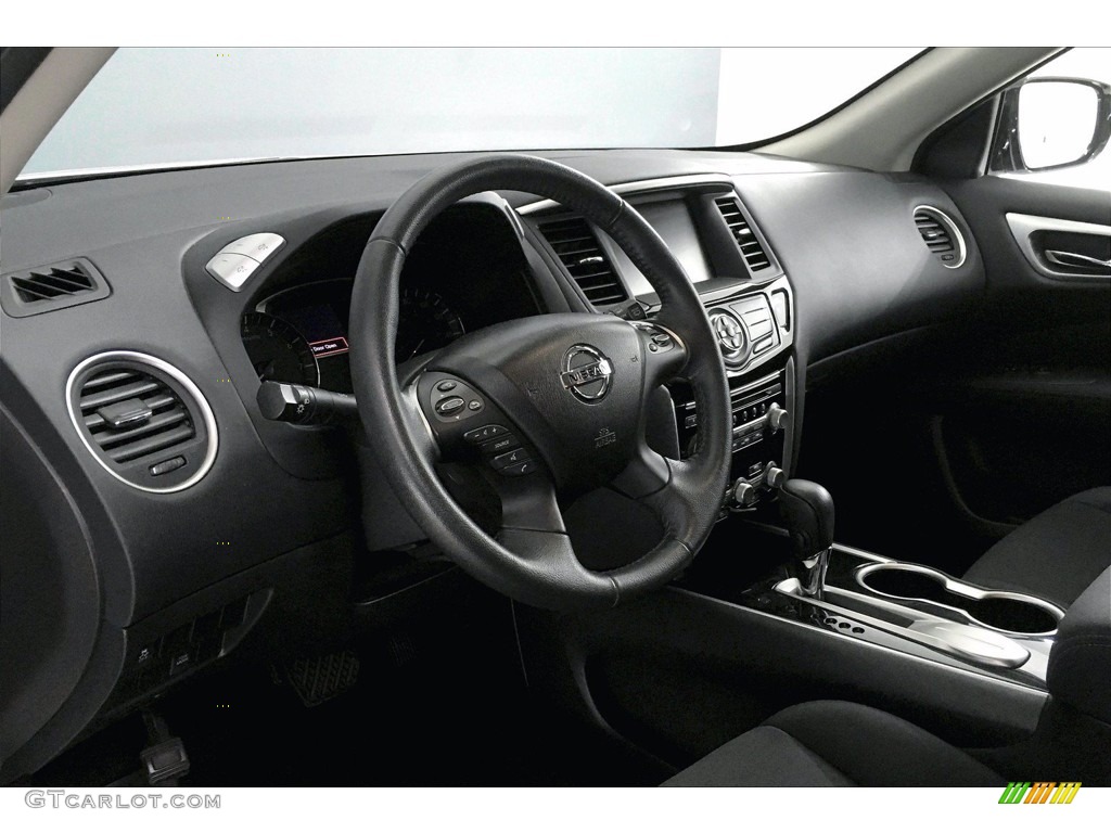 2017 Pathfinder SV - Pearl White / Charcoal photo #20
