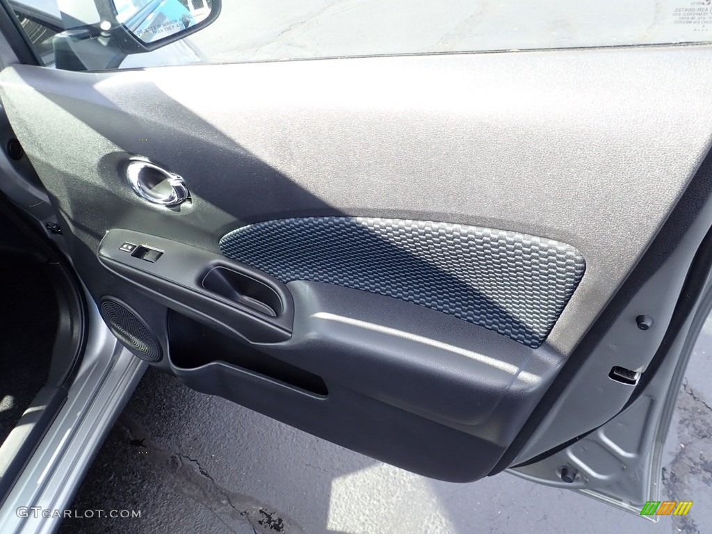 2014 Versa Note SV - Magnetic Gray / Charcoal photo #17