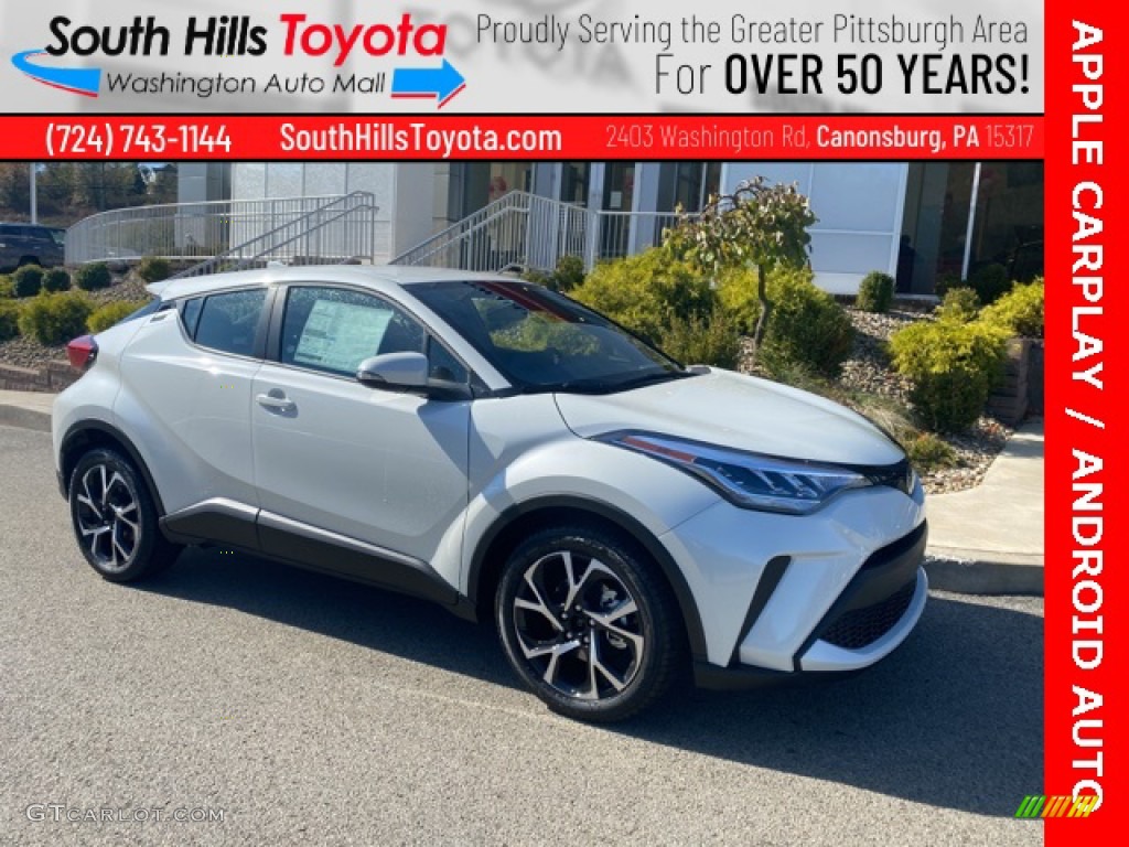 2020 C-HR XLE - Blizzard Pearl / Black photo #1
