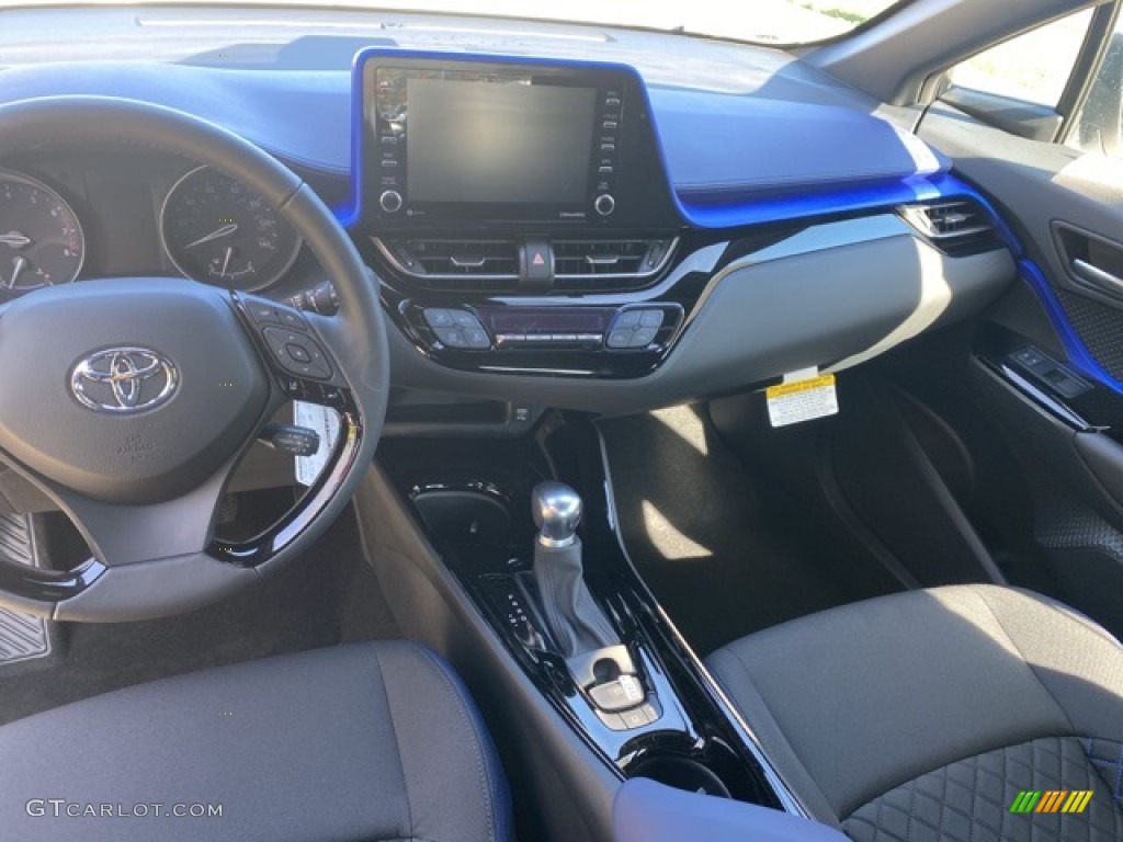 2020 C-HR XLE - Blizzard Pearl / Black photo #3