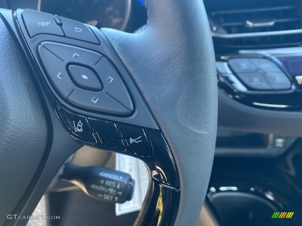 2020 C-HR XLE - Blizzard Pearl / Black photo #9
