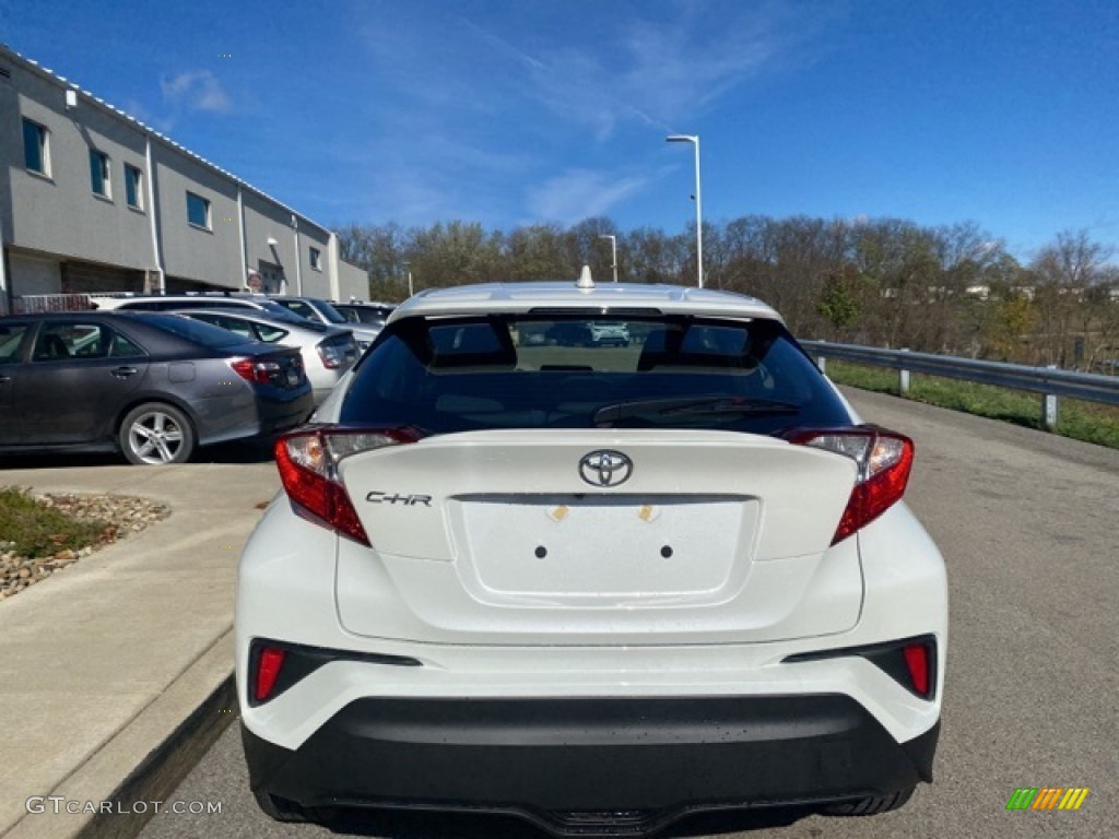 2020 C-HR XLE - Blizzard Pearl / Black photo #14