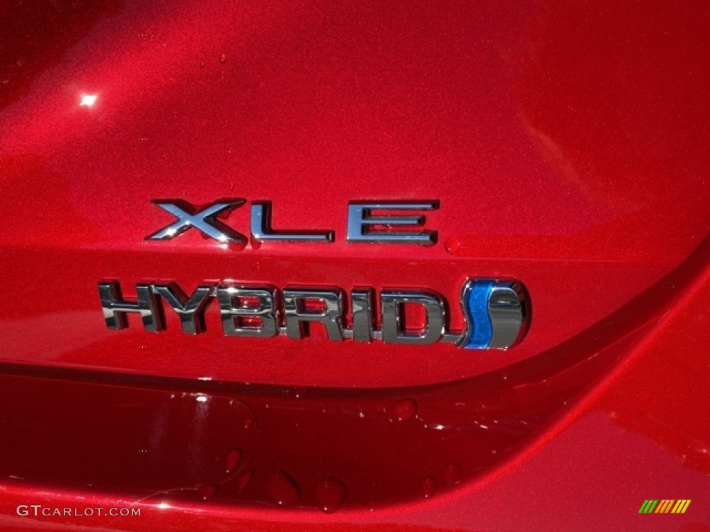2021 Toyota Avalon Hybrid XLE Marks and Logos Photo #140087930