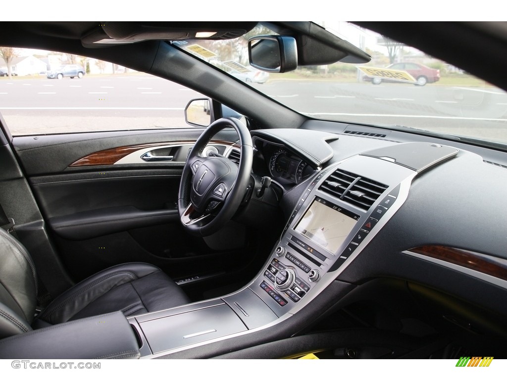 2019 Lincoln MKZ Reserve II AWD Ebony Dashboard Photo #140088919