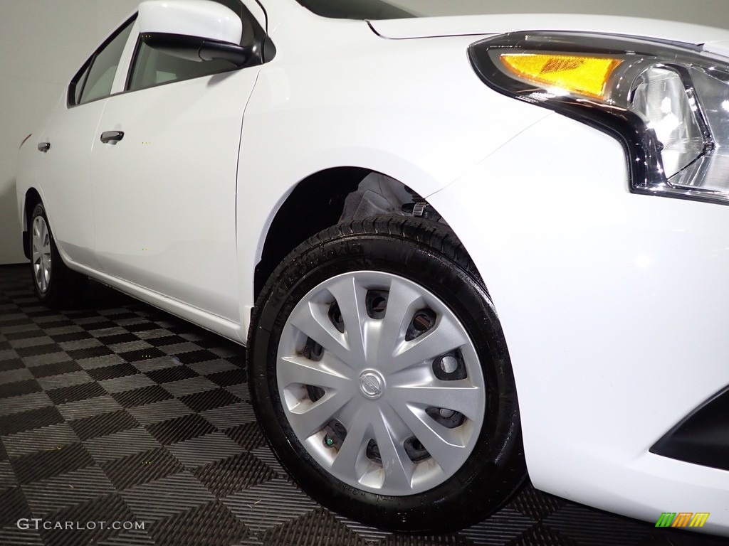 2019 Versa S - Fresh Powder White / Charcoal photo #3