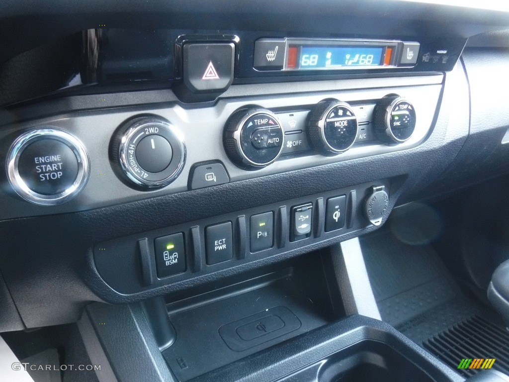 2016 Toyota Tacoma TRD Sport Double Cab 4x4 Controls Photos