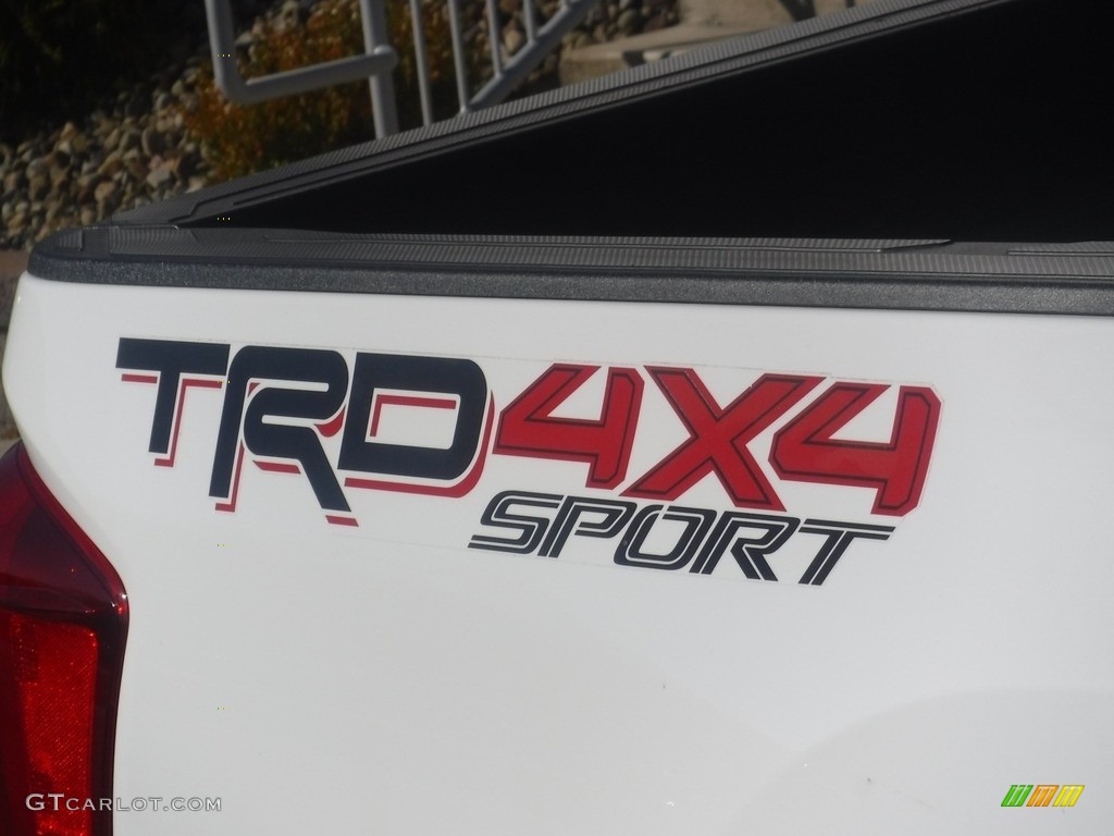 2016 Toyota Tacoma TRD Sport Double Cab 4x4 Marks and Logos Photos