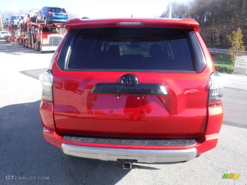 2015 4Runner Trail 4x4 - Barcelona Red Metallic / Black photo #15