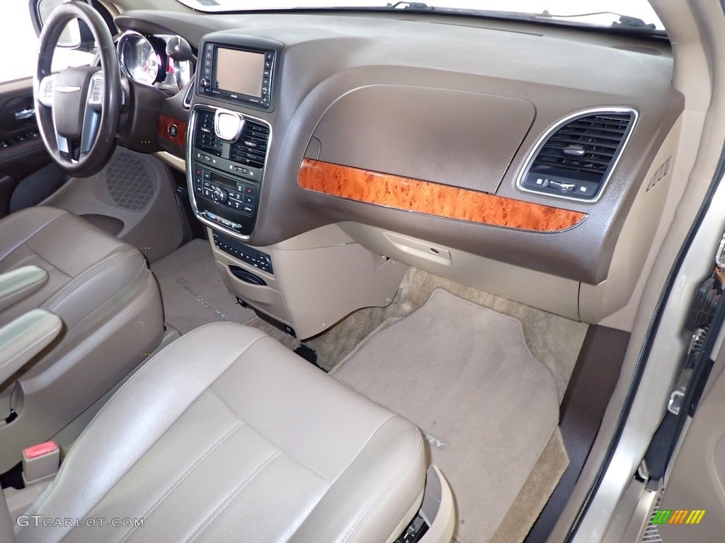 2012 Town & Country Touring - L - Cashmere Pearl / Dark Frost Beige/Medium Frost Beige photo #23